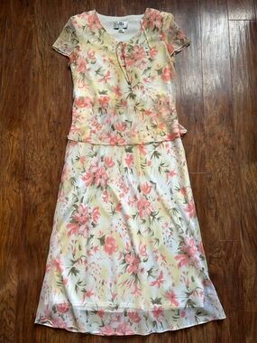 DB Collection soft pink and yellow floral print dress size 10